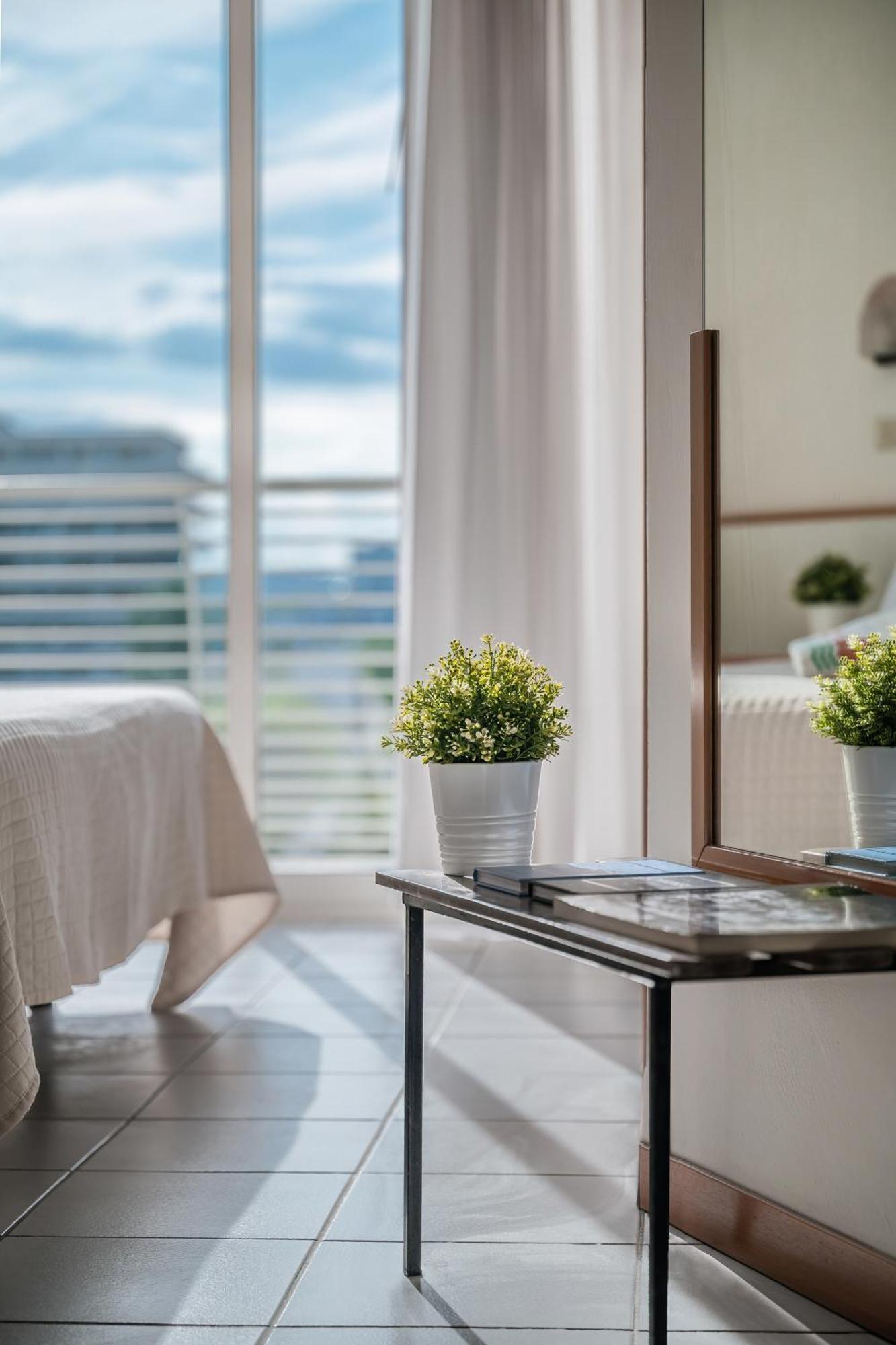 Hotel Universal Cattolica Luaran gambar