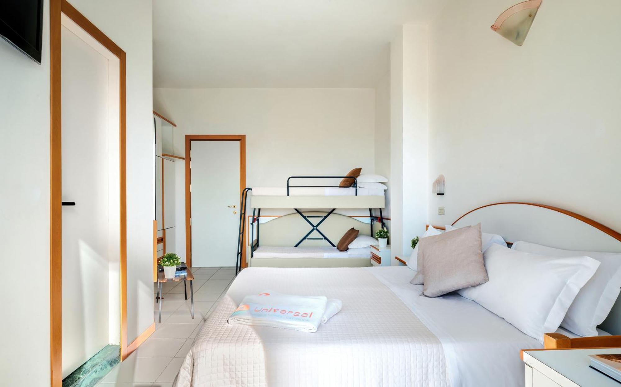 Hotel Universal Cattolica Luaran gambar
