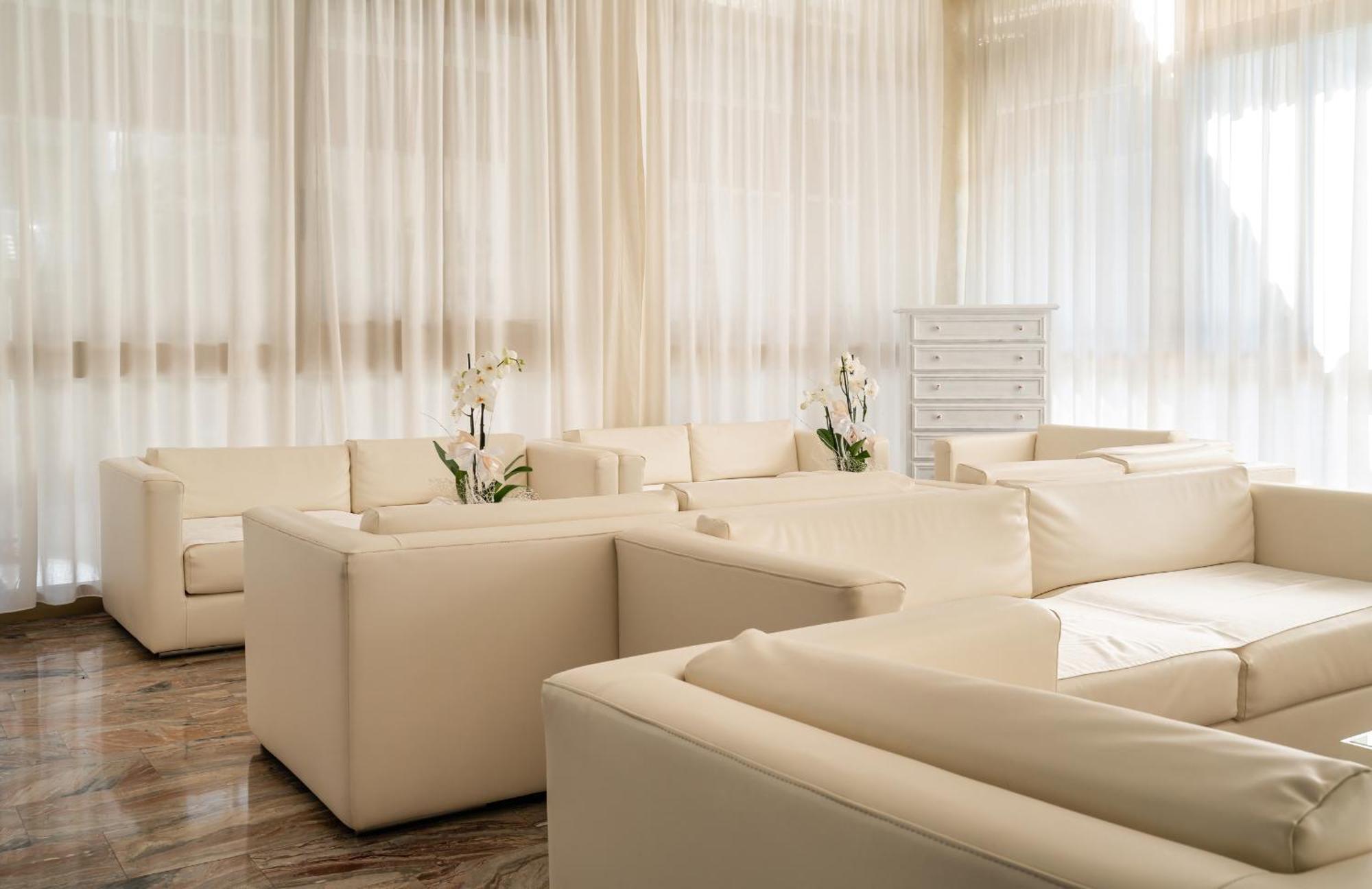 Hotel Universal Cattolica Luaran gambar