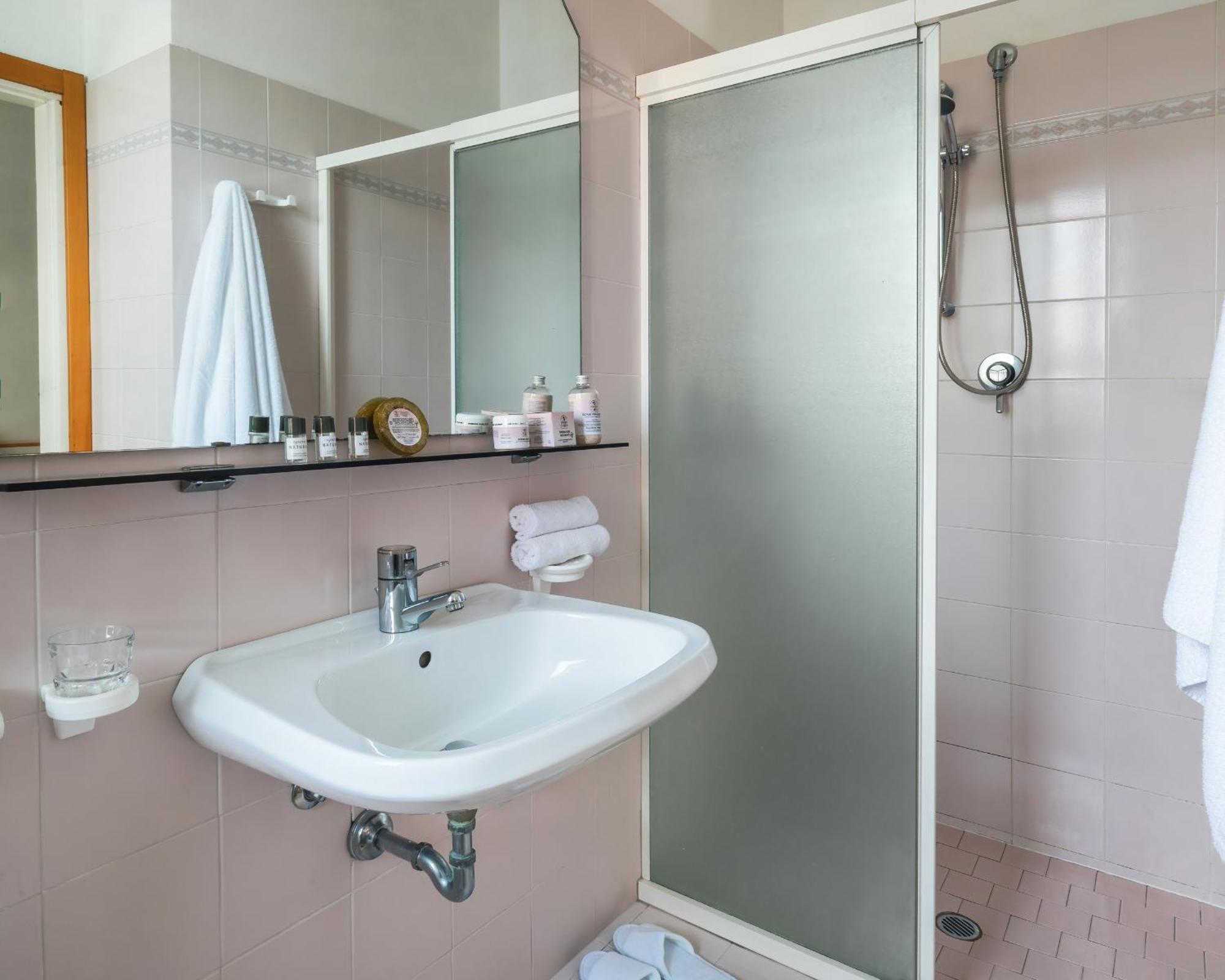 Hotel Universal Cattolica Luaran gambar