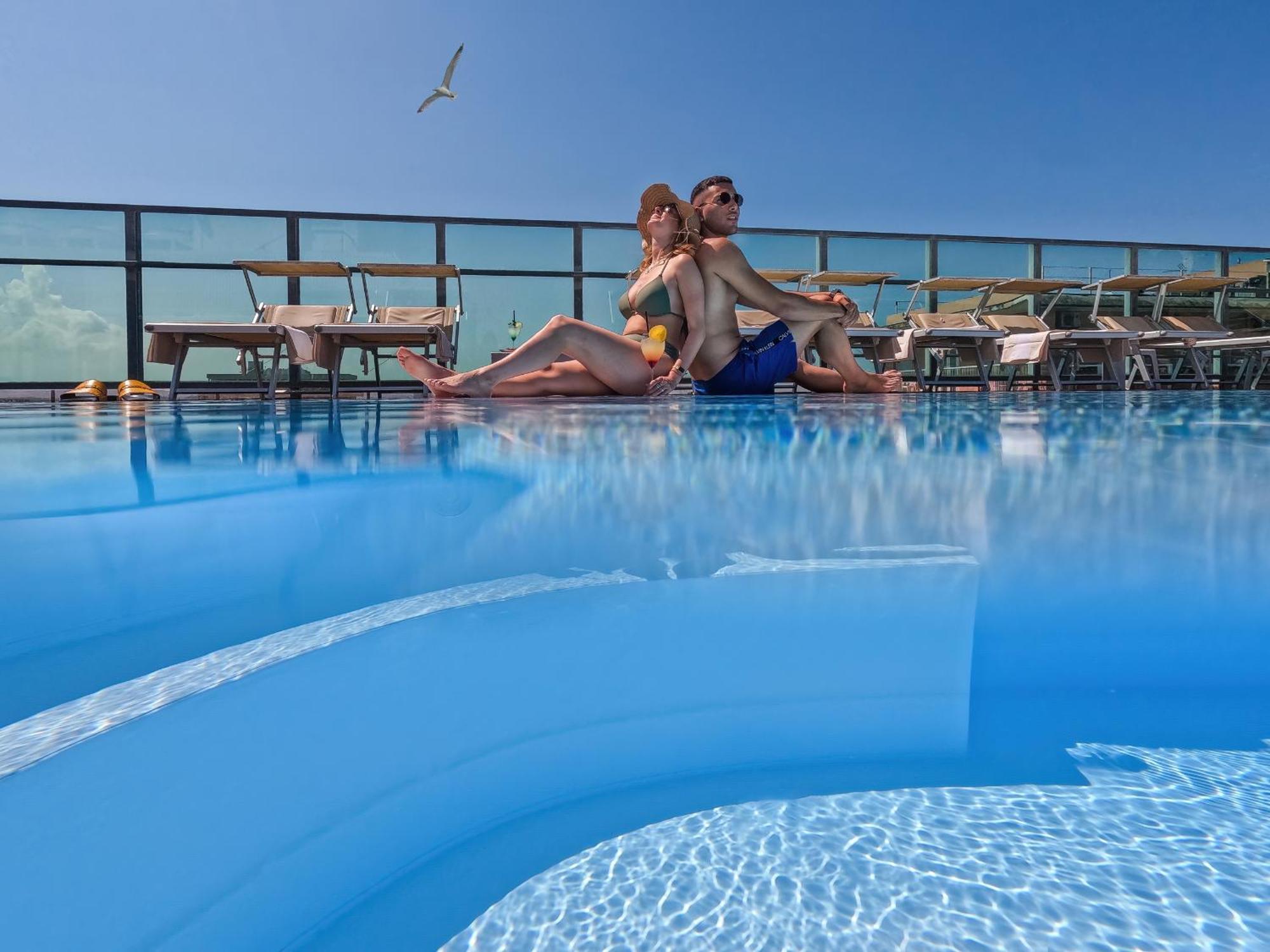 Hotel Universal Cattolica Luaran gambar