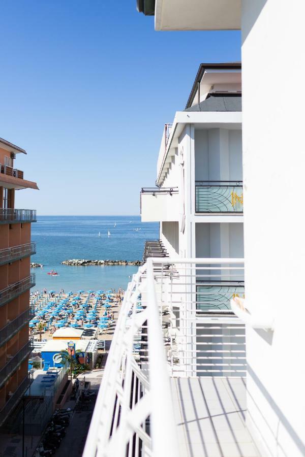 Hotel Universal Cattolica Luaran gambar